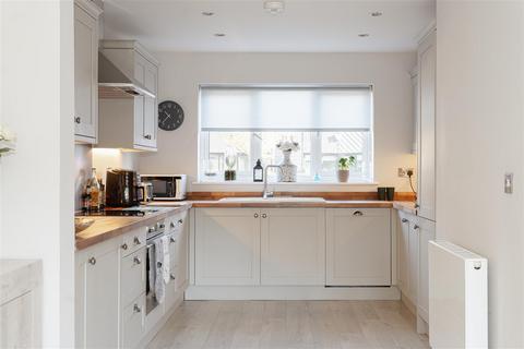 3 bedroom house for sale, Kings Cross Lane, South Nutfield, Redhill