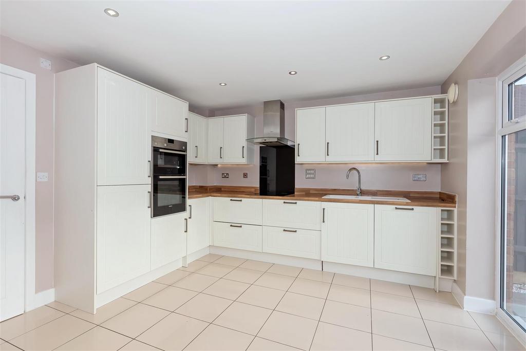 Nightingale Avenue 23.jpg
