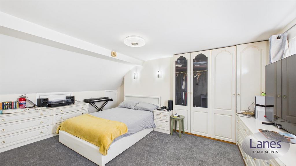 CAM05136 G0-PR0169-STILL001.jpg