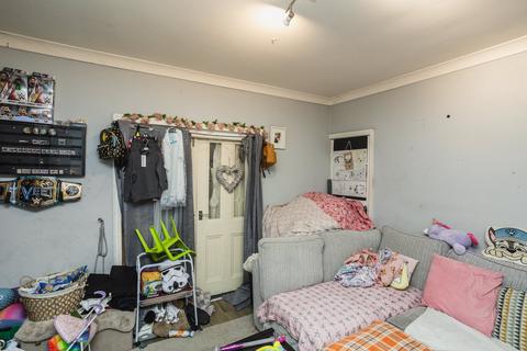 2 bedroom end of terrace house for sale, Park Road, Askern DN6