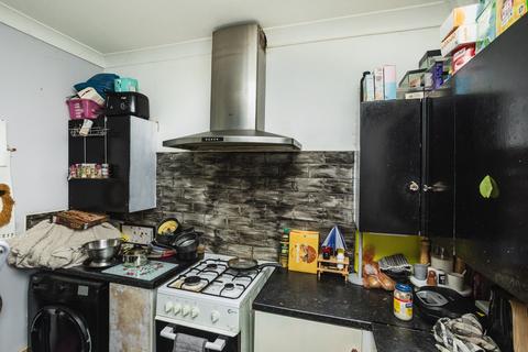 2 bedroom end of terrace house for sale, Park Road, Askern DN6