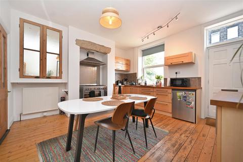 undefined, Henry Terrace, Yeadon, Leeds