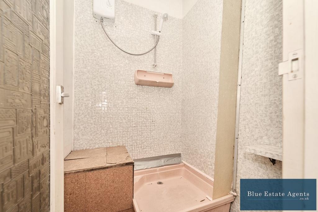 First Floor Bathroom Suite