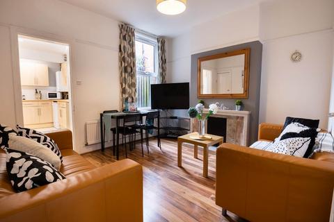 6 bedroom house to rent, St Martin's Road, Canterbury, Kent