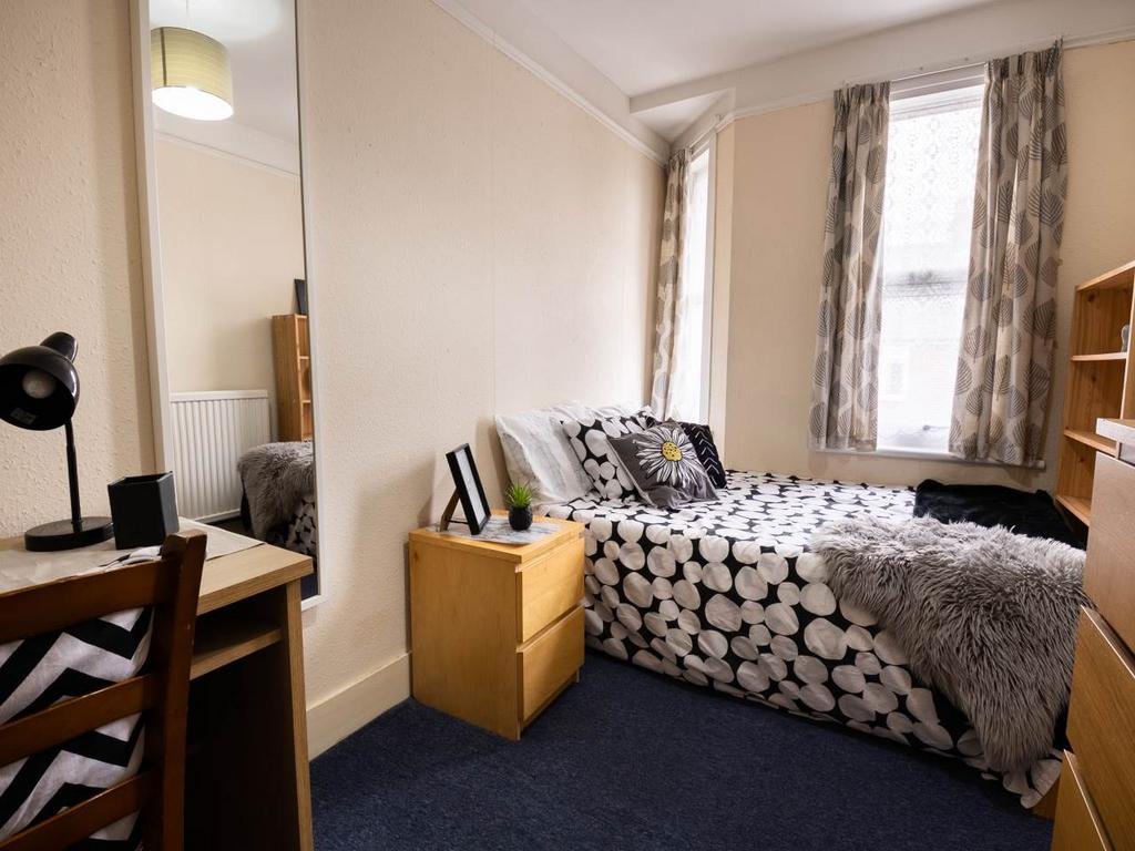 40 St Martins Road C