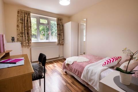 6 bedroom house to rent, St Martin's Road, Canterbury, Kent