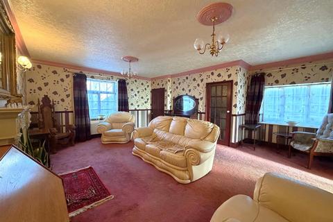 2 bedroom end of terrace house for sale, Manchester Road, Westhoughton, Bolton