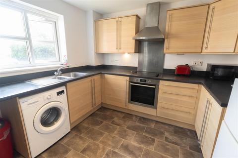 2 bedroom ground floor flat to rent, Dukesfield, Shiremoor, Newcastle Upon Tyne