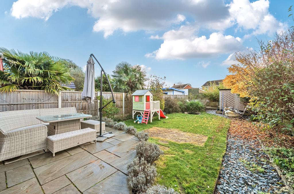 1384448 18 692437...