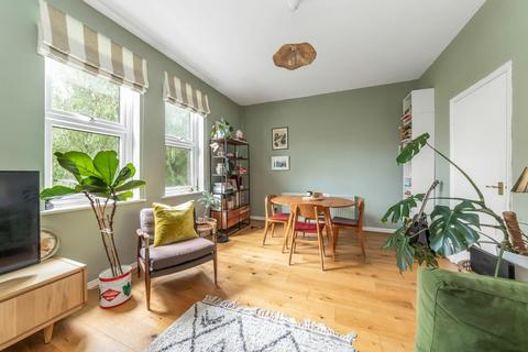 2 bedroom flat for sale, Devonshire Road, Forest Hill, London, SE23