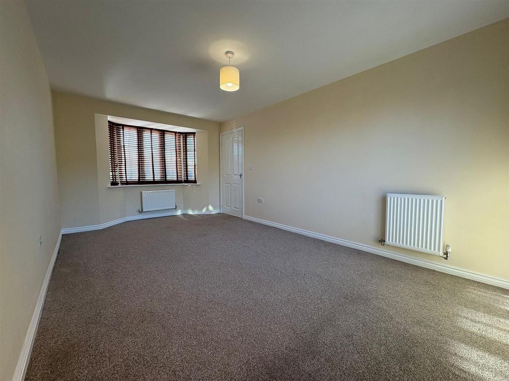 15 Poppy Close Lounge.jpg