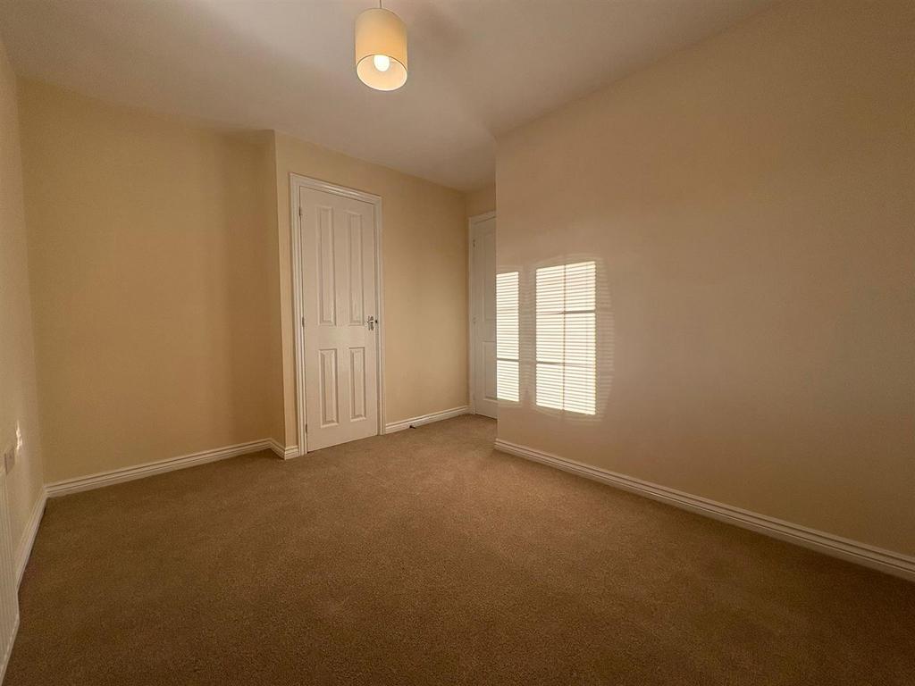 15 Poppy Close bedroom 1 other.jpg