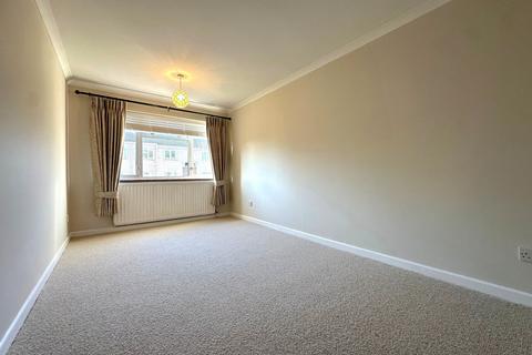 2 bedroom flat to rent, Victoria Road, Southampton SO31