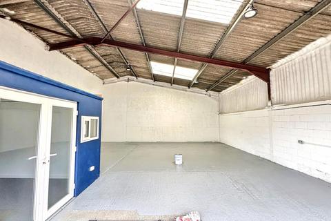 Warehouse to rent, 4 Hills Green Cottages Chichester RH14 0JN