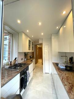 2 bedroom flat share to rent, Townshend Road, London NW8