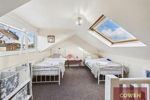 4 bedroom terraced house for sale, Raleigh Street, Scarborough YO12