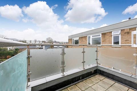 2 bedroom flat to rent, Grosvenor Court, Rayners Road, Putney