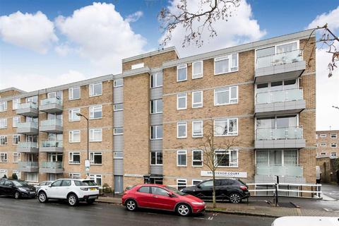 2 bedroom flat to rent, Grosvenor Court, Rayners Road, Putney