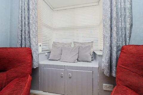 2 bedroom terraced house to rent, Priory Road, Southampton SO17