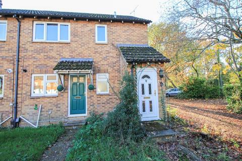 1 bedroom ground floor maisonette to rent, Torridge Gardens, Southampton SO18