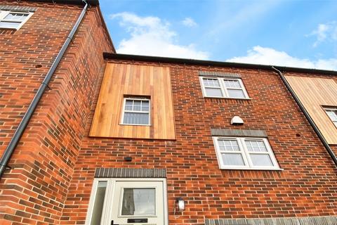 3 bedroom terraced house to rent, Chancery Rise, Warwickshire CV10