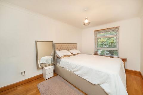 undefined, Pert Close, London N10