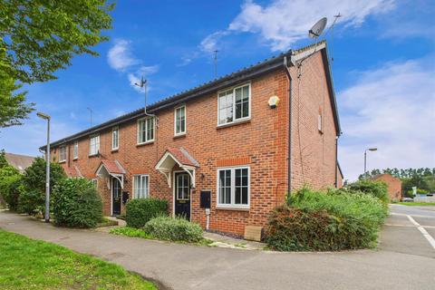 3 bedroom end of terrace house to rent, Trent Walk, Brough