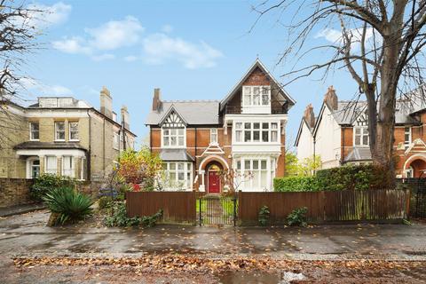 4 bedroom apartment for sale, North Common Road, Ealing W5
