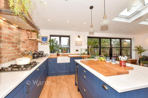 4 bedroom semi-detached house for sale, Newton Road, Whitstable CT5