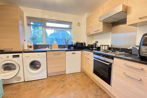 undefined, Field Close, Bromley BR1