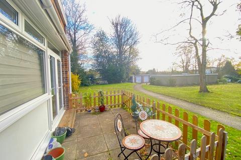 undefined, Field Close, Bromley BR1