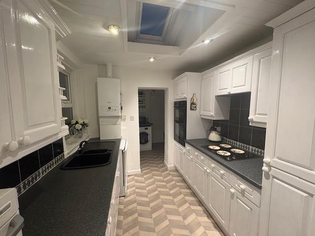 Kitchen1.jpg
