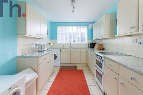 2 bedroom flat for sale, Howard Road, Shanklin PO37