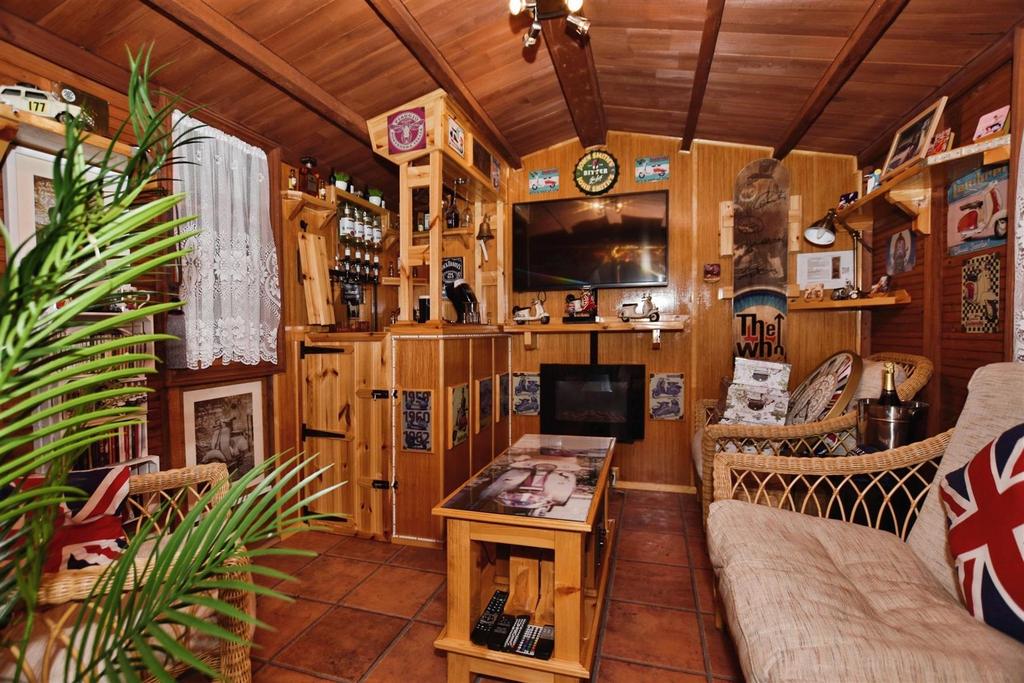 Bar/ Summer House