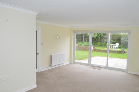 4 bedroom detached house to rent, Oak Hall Park, Burgess Hill RH15