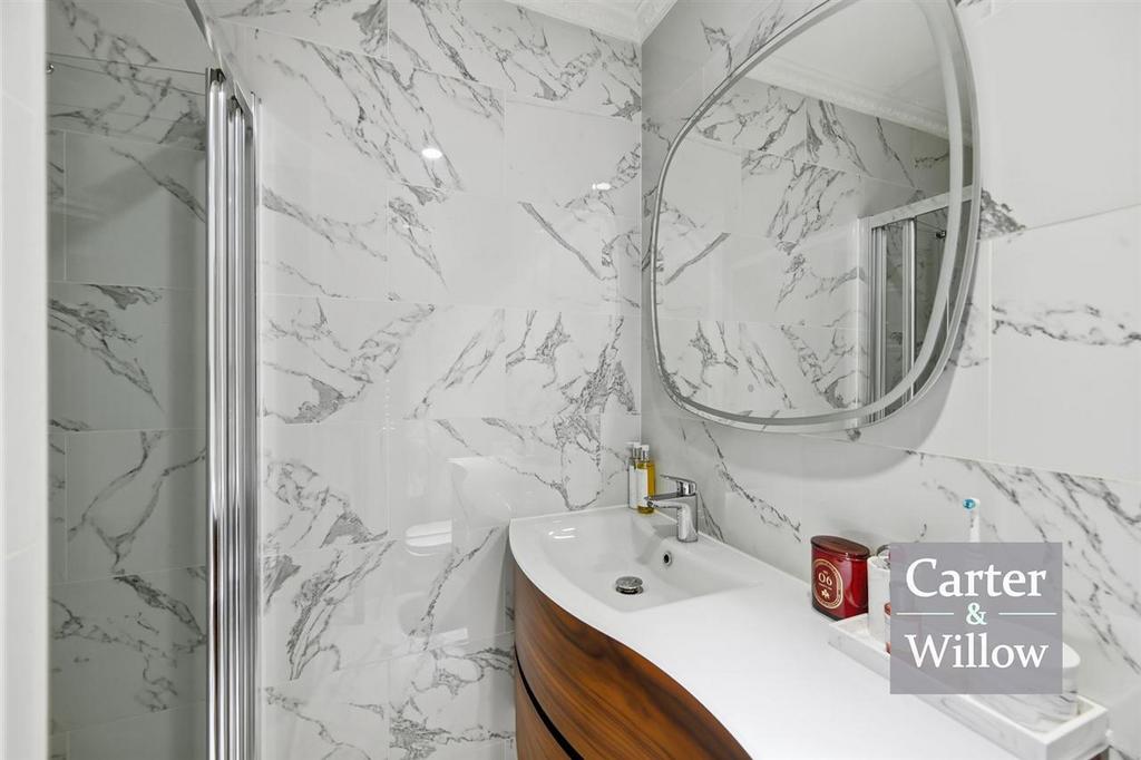 En suite shower room