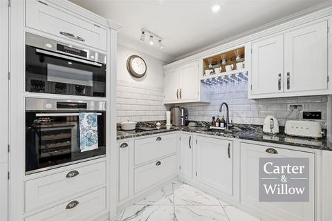 4 bedroom end of terrace house for sale, Croppath Road, Dagenham, Essex