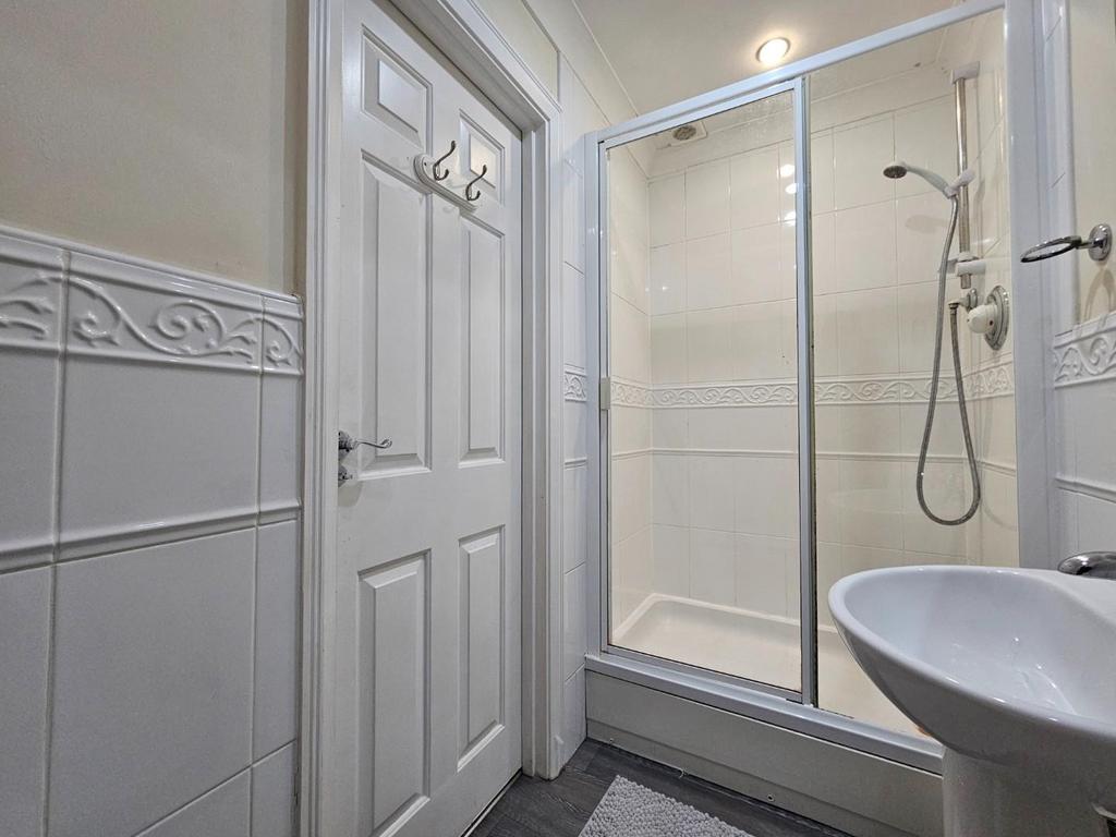 En-suite Shower