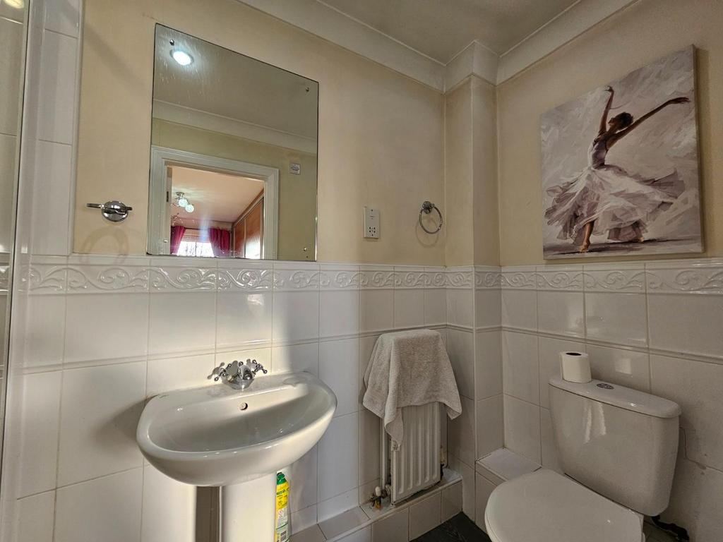 En-suite Shower