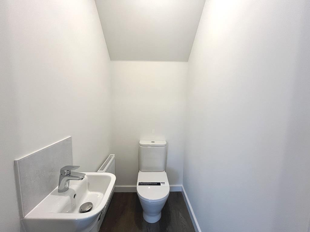 Downstairs WC.JPG