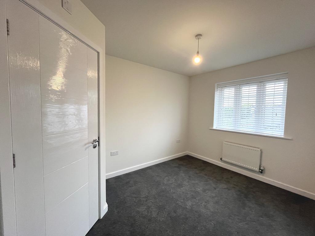 Master Bedroom (1).JPG