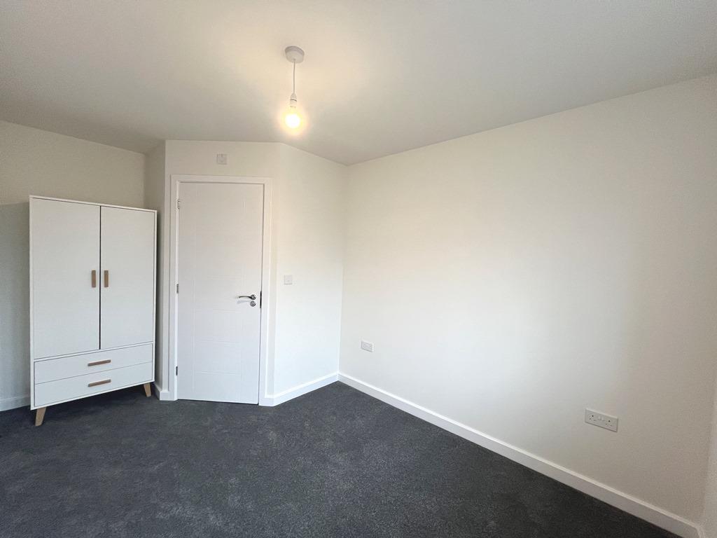 Master Bedroom.JPG