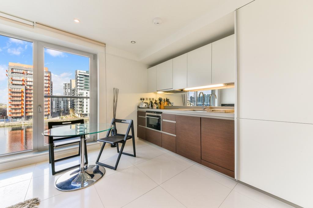 Apartment in Canary Wharf - View 2