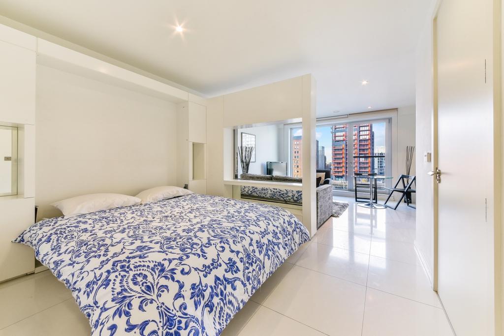 Apartment in Canary Wharf - View 5
