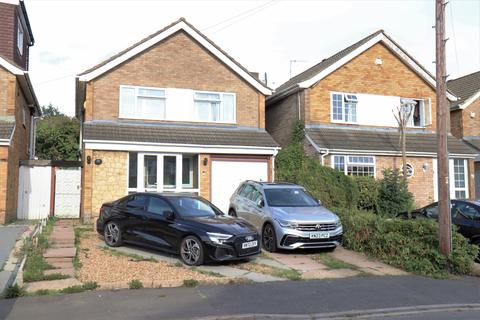 3 bedroom detached house to rent, Broughton Avenue, Luton LU3