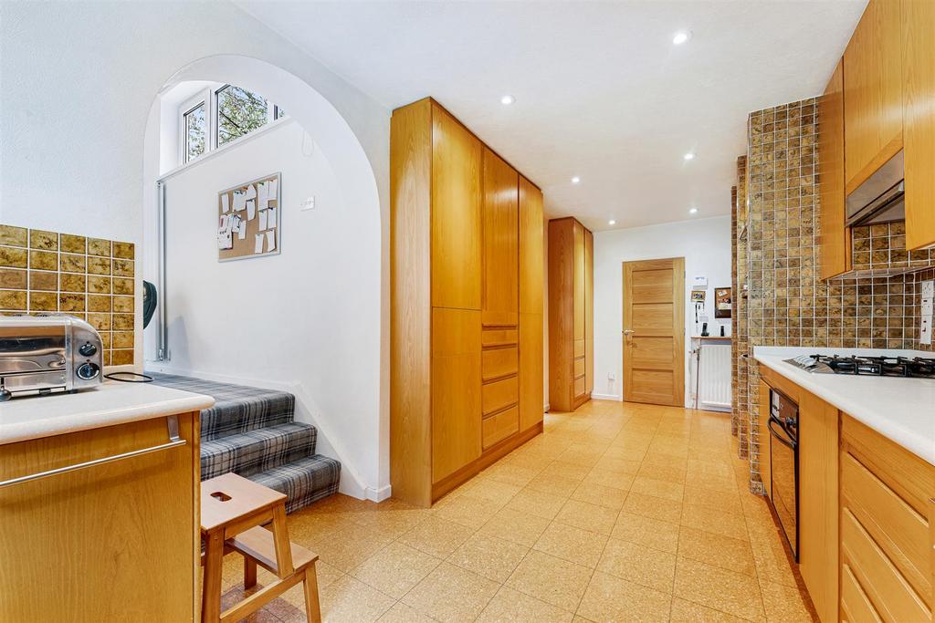 Kitchen 4.jpg