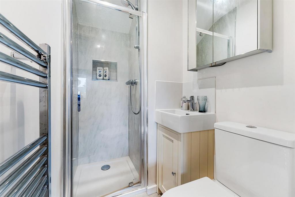 En Suite Shower Room - Bed 2