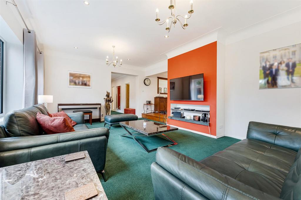 Lounge 3