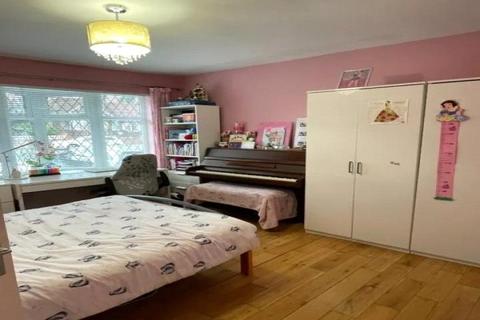 undefined, Milton Avenue, High Barnet, London, EN5