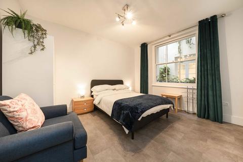 2 bedroom flat to rent, Queens Gardens, London W2